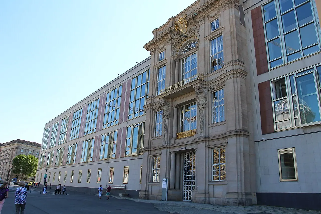 The Staatsratsgebäude on Schlossplatz, home of ESMT Berlin